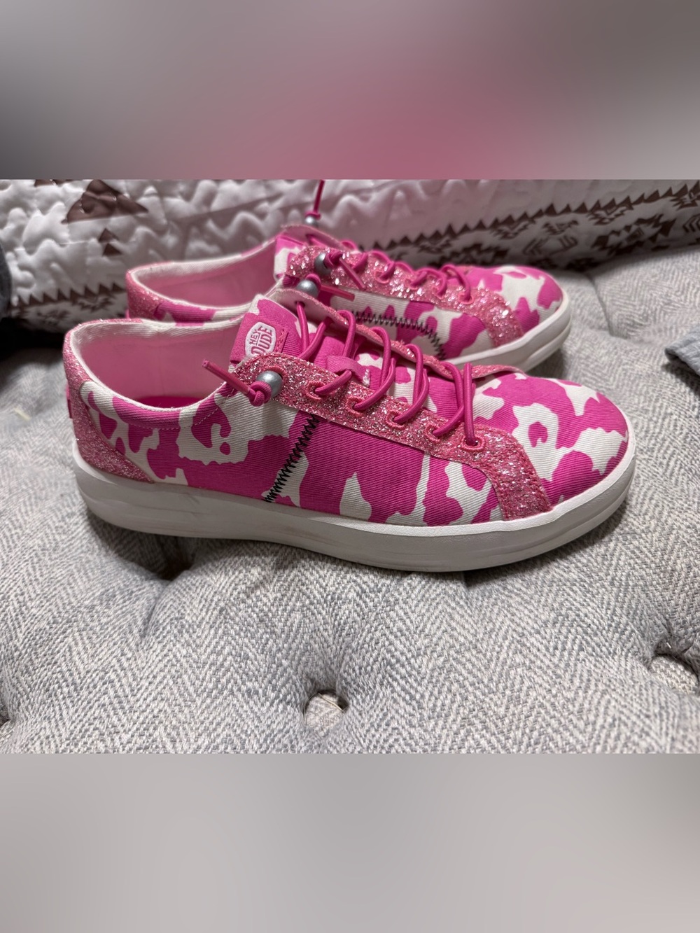 Roxy Pink Camo Low-Top Sneakers with Glitter Trim